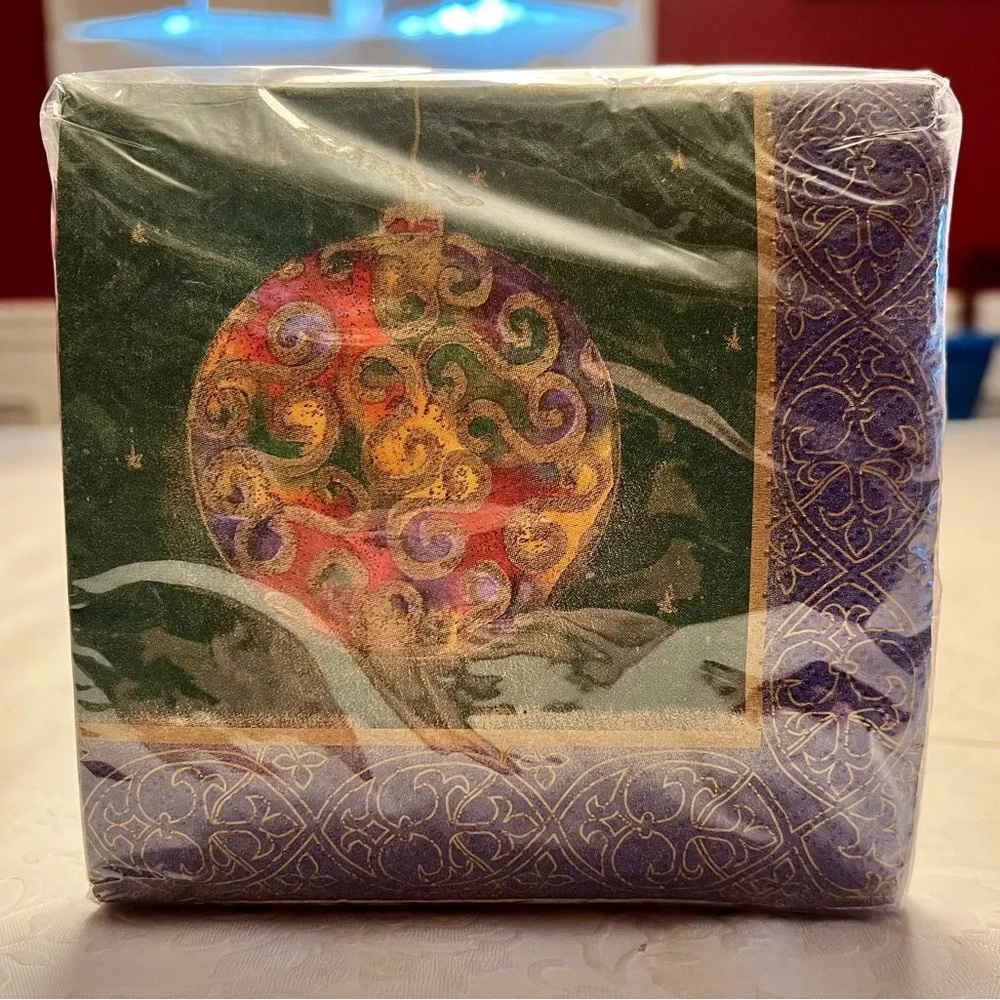 Luncheon and Beverage Holiday Napkins
